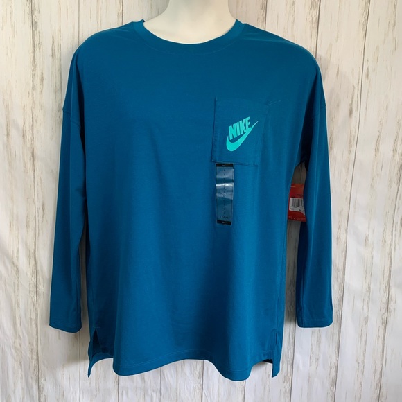 Nike Tops - NWT Nike Long Sleeve Shirt Crew Neck